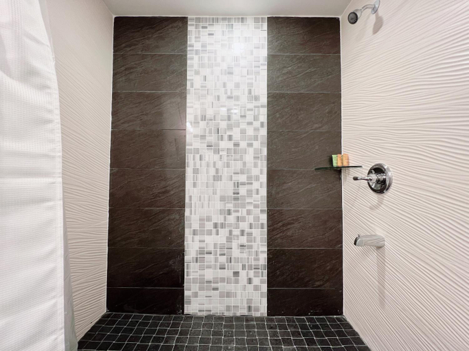 Bathroom 15