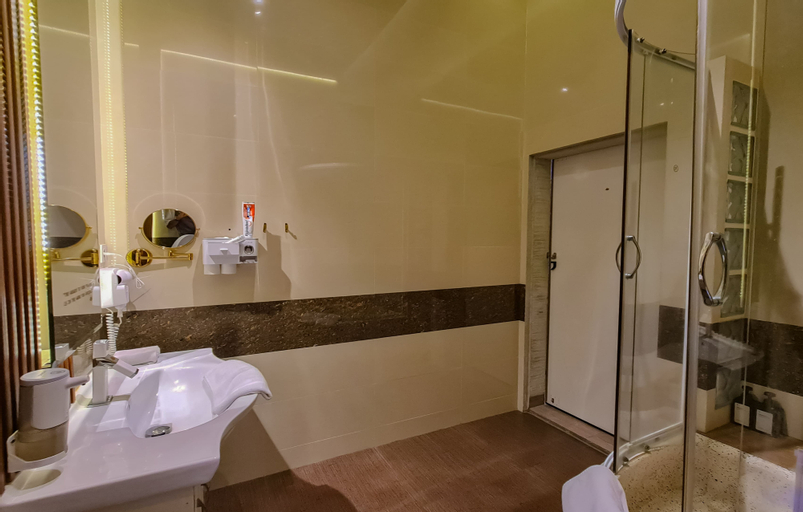Bathroom 7
