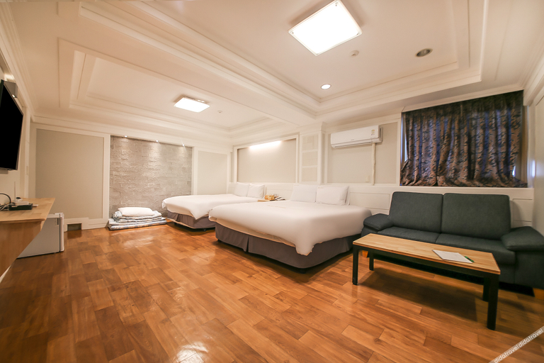 Bedroom 4, Donghae Buyeong Motel, Donghae