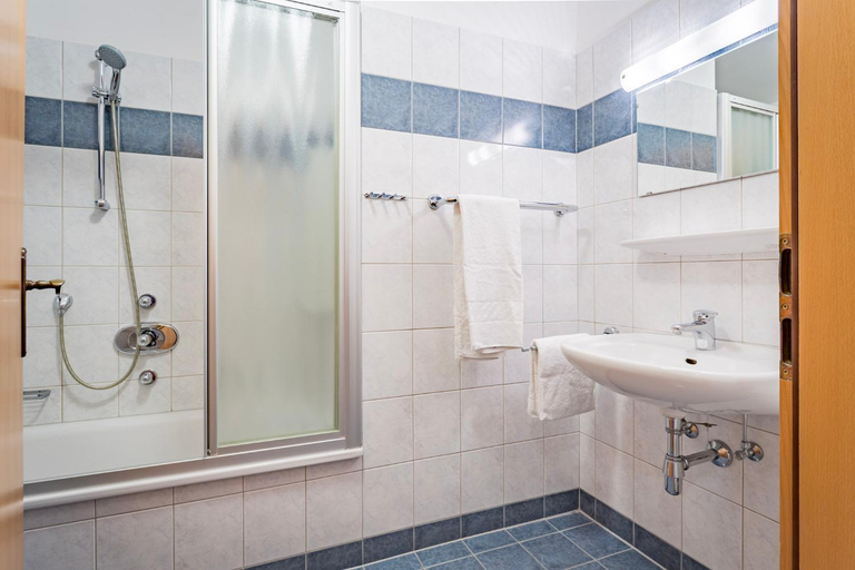 Bathroom, Aparthotel Sterngucker, Zell am See
