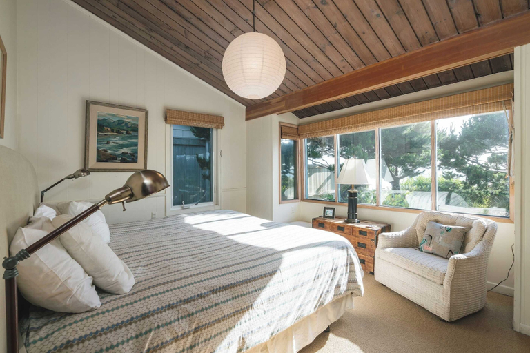 Others 2, Arch Cape Escape by Avantstay Sensational Clift Top Home w/ Pacific Ocean Views, Clatsop