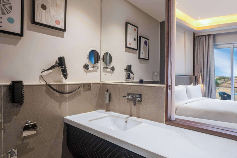 Bathroom 5, Pramod Lands End Resort, a Member of Radisson Individuals, Ganjam
