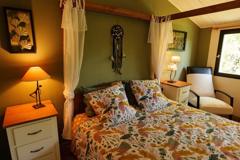 Bedroom 2, Chez Babeth, Gard