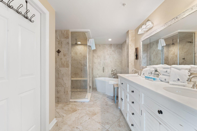 Bathroom 4, Spanish Key 209, Escambia
