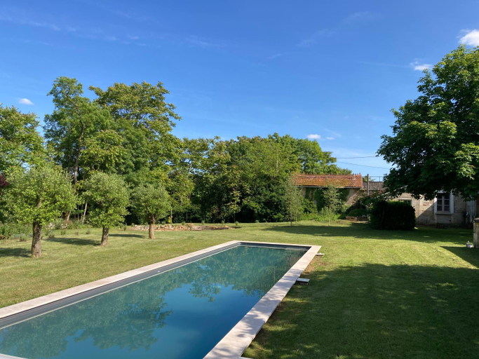 Others 3, Villa Paignon, Charente