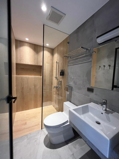 Bathroom 5