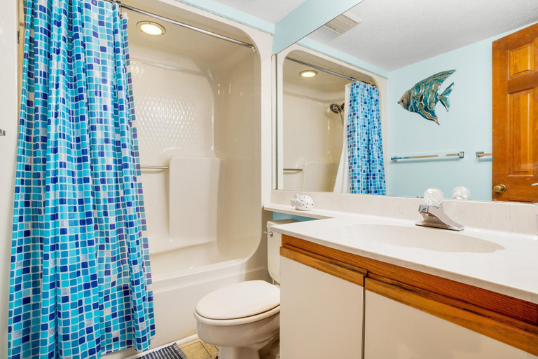 Bathroom 3, St Thomas Square Villa 414, Bay