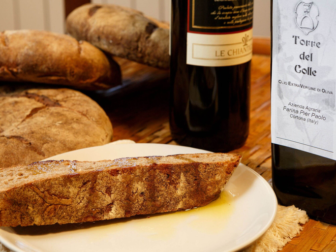 Food & Drinks, Elegant 2-bedroom Holiday Home in Tuscan, Arezzo