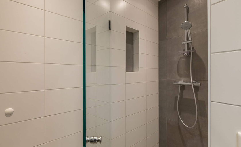 Bathroom 4, Holiday Home Westkapelle Near Beach, Veere