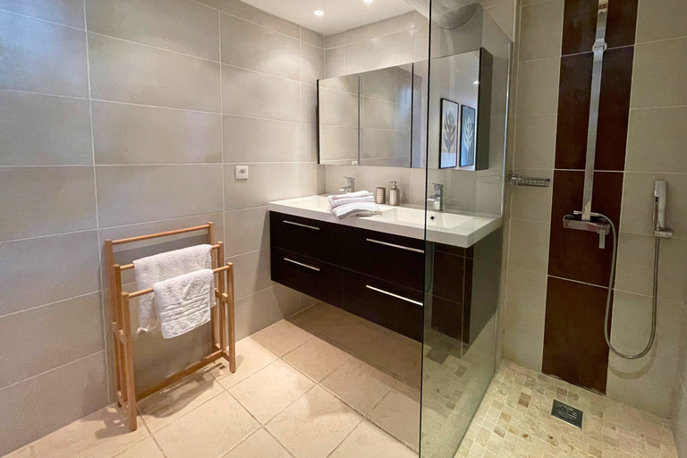 Bathroom 4, La Maison de Clervie, Bouches-du-Rhône