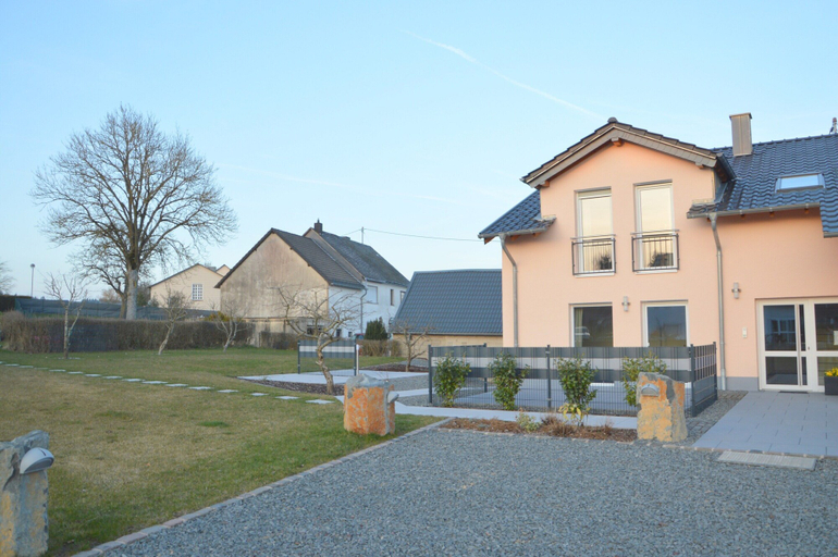 Apartment with private terrace, Vulkaneifel