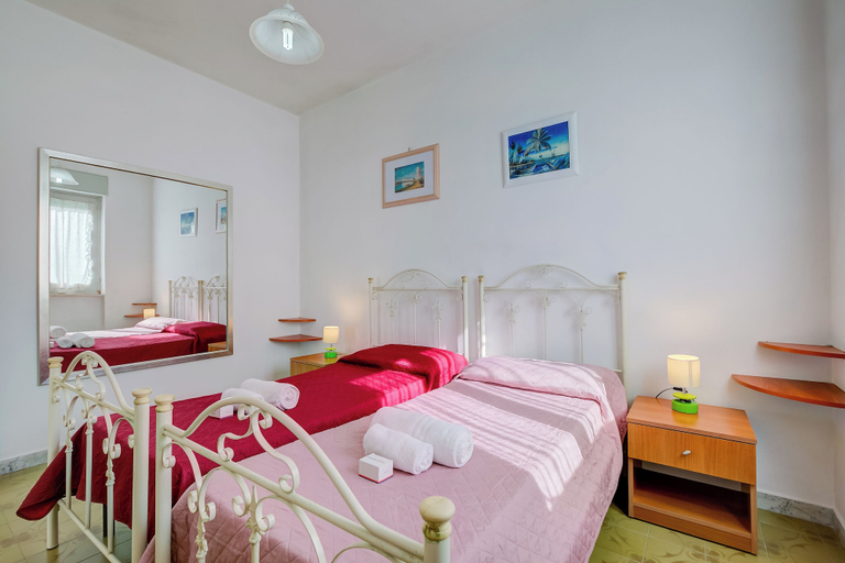 Room 5, Bel Mare Apartment 200m from beach, Lecce