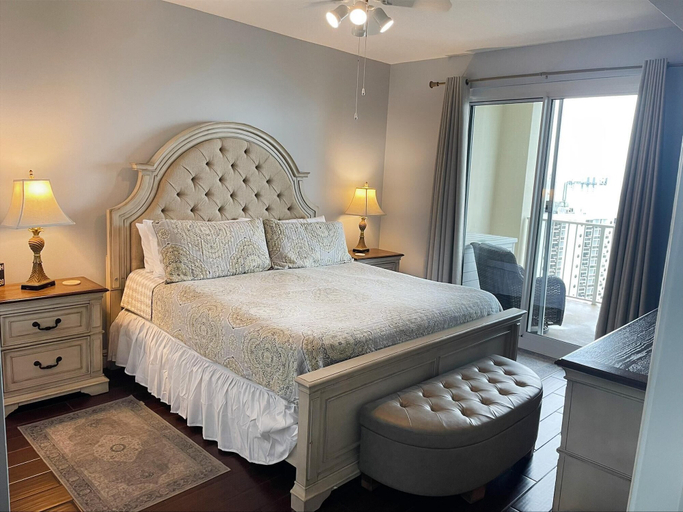 Bedroom 3, Ariel Dunes I 2009, Walton