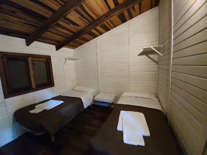 Room 3, Chalet Near Rome, in a Park With Shared Swimming Pool, Rome
