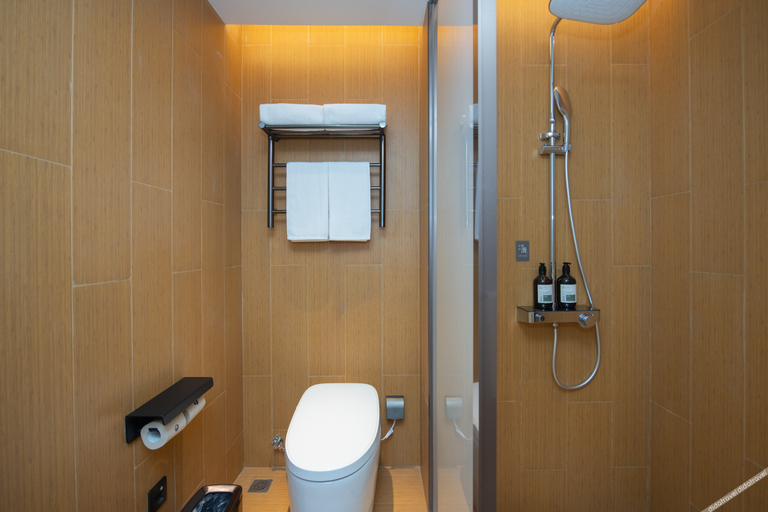Bathroom 3, Ji Hotel Linyi Lanshan Lv Ai Town, Linyi