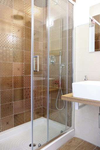 Bathroom 5, Antares Rooms, Salerno