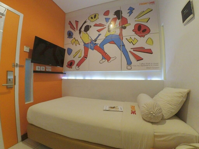 Bedroom 3, Front One Cabin Solo, Solo