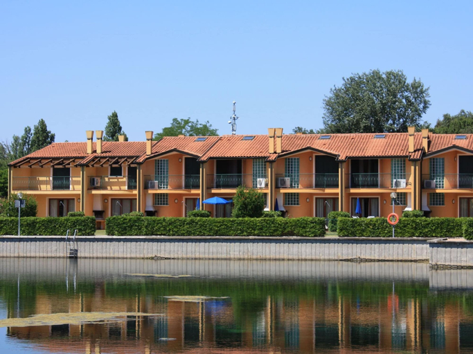 Exterior & Views 1, Apartment in Albarella near Beach Activities, Rovigo