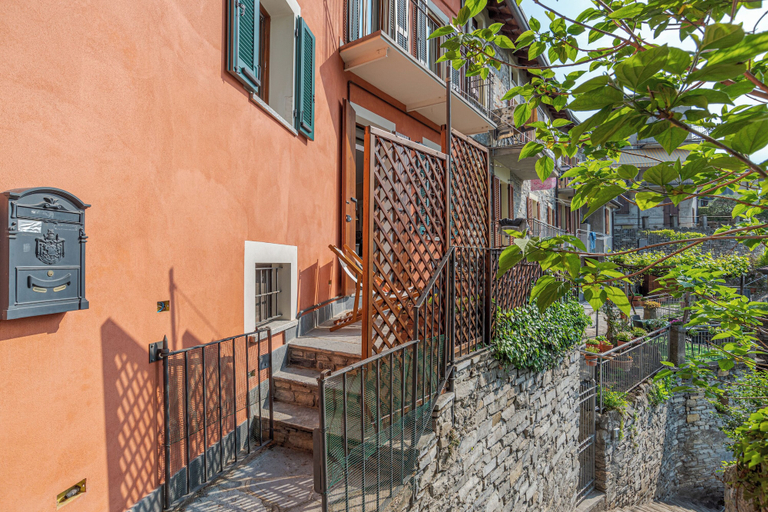 Exterior detail, Casa Valleggia, Como