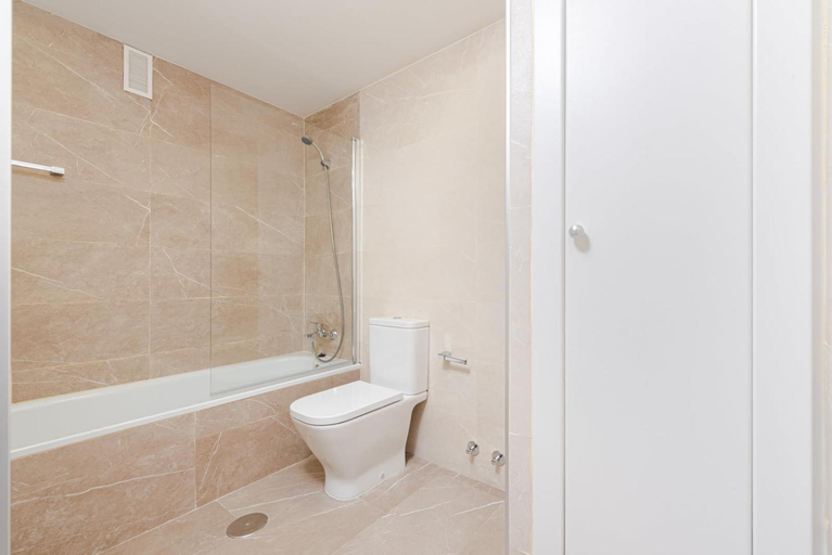 Bathroom 3, Las Huertas - Modern Accommodation in Madrid Conde Orgaz, Madrid
