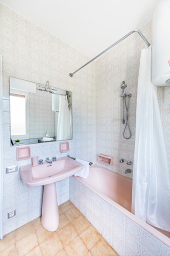Room 4, Le Orchidee 19 by Wonderful Italy, Imperia