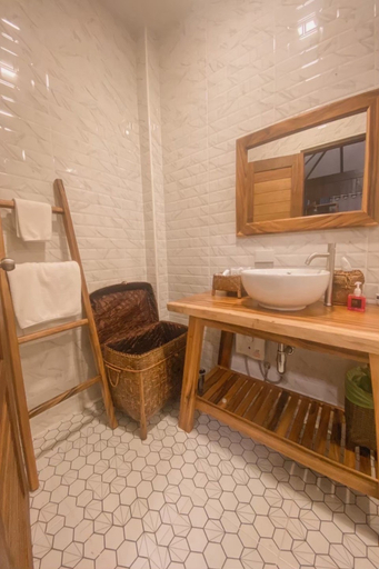 Bathroom 4