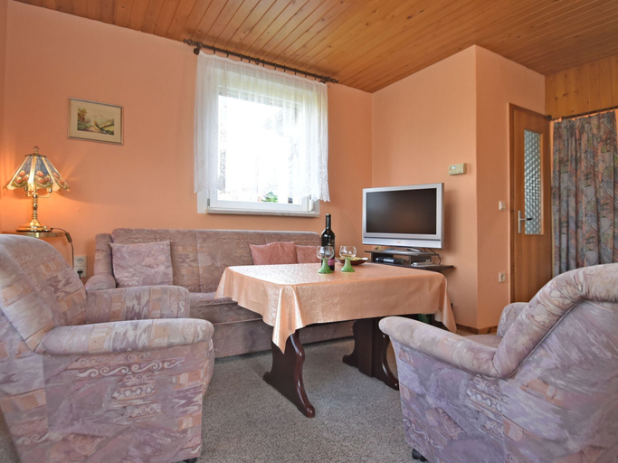 Others 5, Cozy Holiday Home in Großbreitenbach near Schwarza Valley, Ilm-Kreis