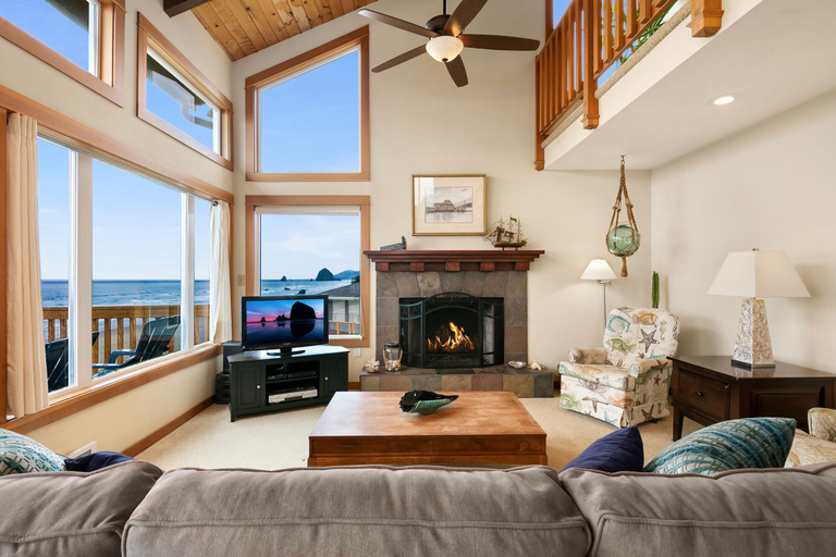 Others 5, Pacific House by Avantstay Bright Airy Home w/ Direct Access to Cannon Beach, Clatsop