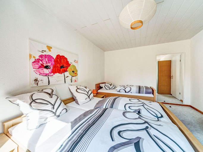 Bedroom 3, Cozy Apartment Near Trails, Hildburghausen