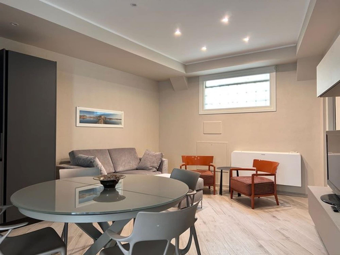 Others 5, Modern Apartment in the Heart of Pisa, Pisa