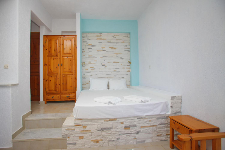 Bedroom 2, Panagiota Studios, Thessaly