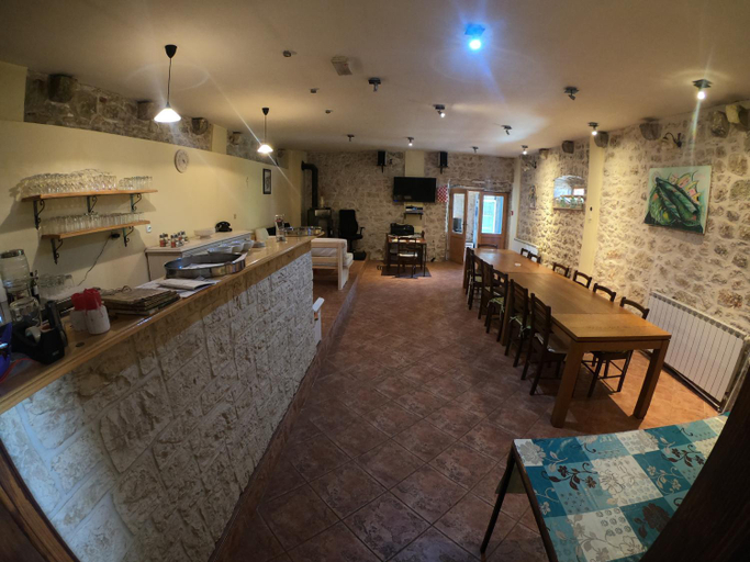 Food & Drinks, Tome's place, Nerežišća