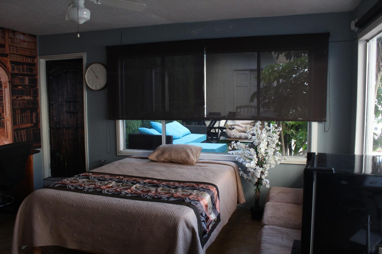 Others 3, Suite DW Batopilas, Tijuana