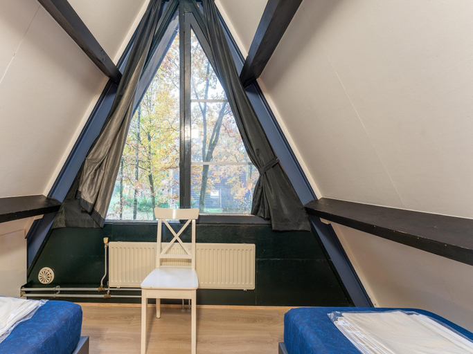 Room 3, Woodland Bungalow w/ BBQ, Weert