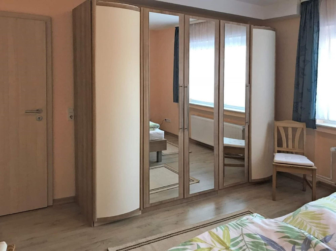 Bedroom 2, Apartment in Ellar with garden, Limburg-Weilburg