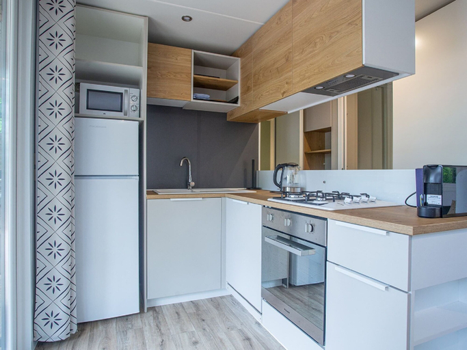 Private kitchen 4, Attractive Chalet with Microwave near Forest, Rhenen