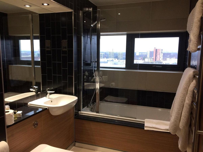 Bathroom 2, Four Elements Hotel, North Lincolnshire