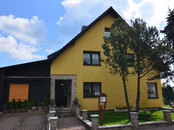 Exterior & Views 2, Small and Cozy Apartment in Frauenwald near Forest, Ilm-Kreis