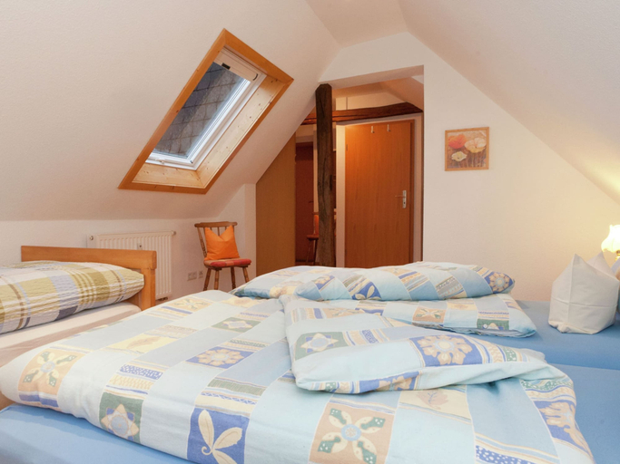Bedroom 4, Ruhige Wohnung in Meschede im Sauerland mit Balkon, Hochsauerlandkreis