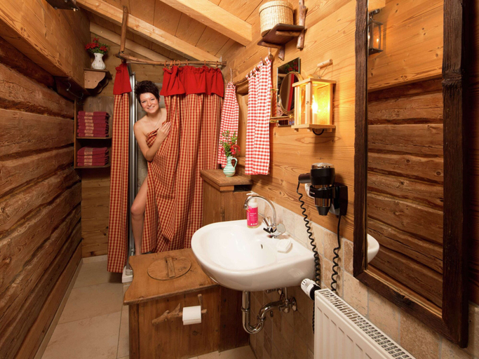 Bathroom 4, Cozy Eco Friendly Chalet with Countless Extras near Lake in Asten, Traunstein
