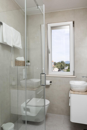 Bathroom 2, Apartments Sandra Solitudo II, Dubrovnik