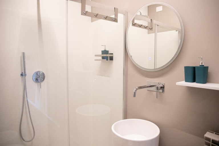 Bathroom 3, Lovere Lake apartments - Vacanze sul Serio, Bergamo