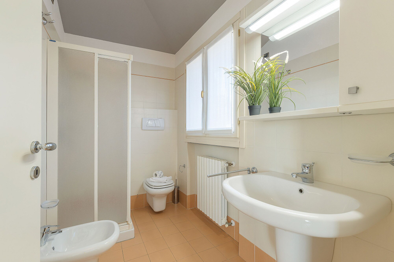 Bathroom 4, Villa Apartments - Porto Letizia, Como