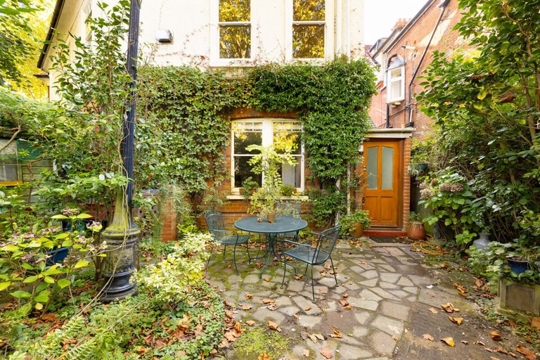 Exterior & Views, The Abinger Place - Inviting 2bdr House With Study Room & Garden, London