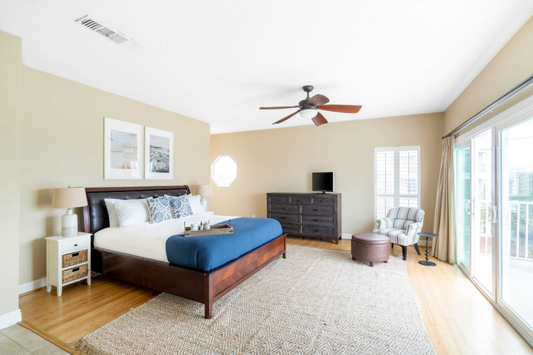 Others 4, Hourglass by Avantstay Chic Beach Getaway w/ Pool & Two Large Balconies, Okaloosa
