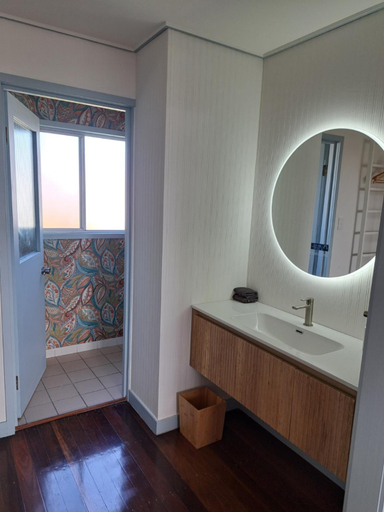 Bedroom 3, Brisbane 1960s Pool House - hosted bed and breakfast, Margate-Woody Point