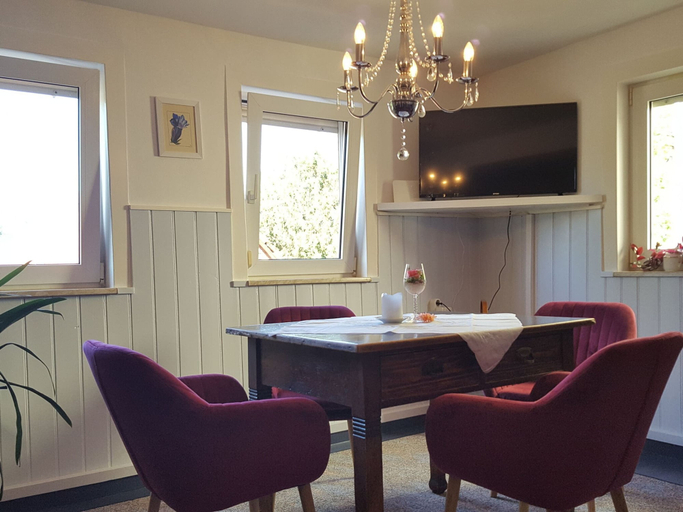 Others 5, Holiday Home With Natural Garden, Schmalkalden-Meiningen