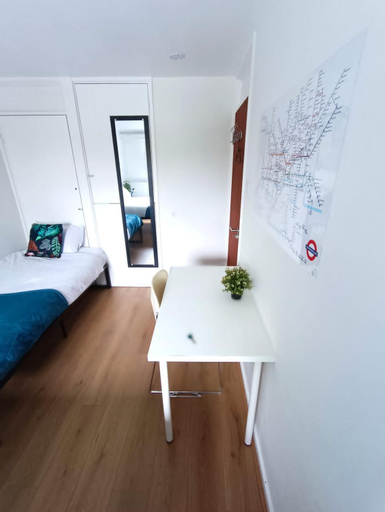 Bedroom 2, SWEET DREAm, London