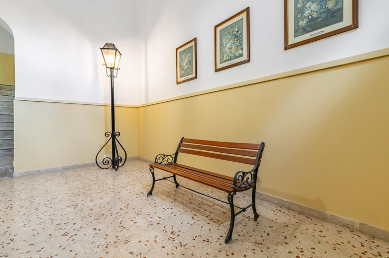 Others 2, GuestHost - The Traveller's House - Palermo Station Apartments, Palermo