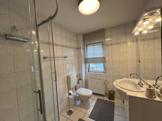 Bathroom 2, gina stay - Apartmenthaus im Zentrum von Quedlinburg, Harz